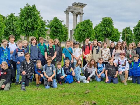 Die Gruppe der Schüler:innen, die auf dem Ausflug in Xanten mit dabei waren.