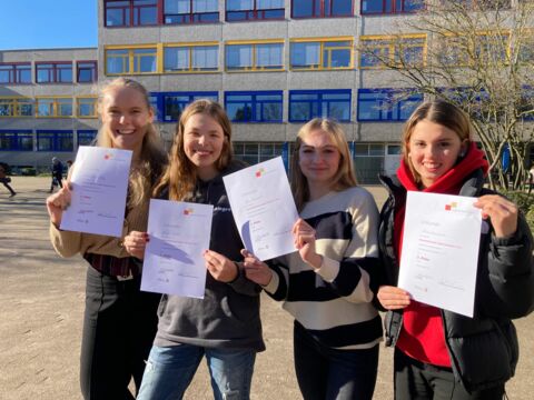 Die Gewinner des Wettbewerbs "Jugend debattiert" der Jgst. EF